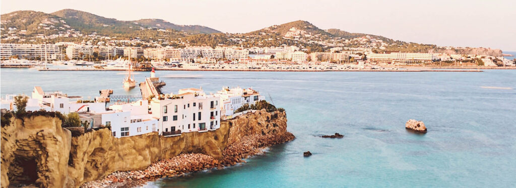 Playa d’en Bossa, la tua vacanza a Ibiza